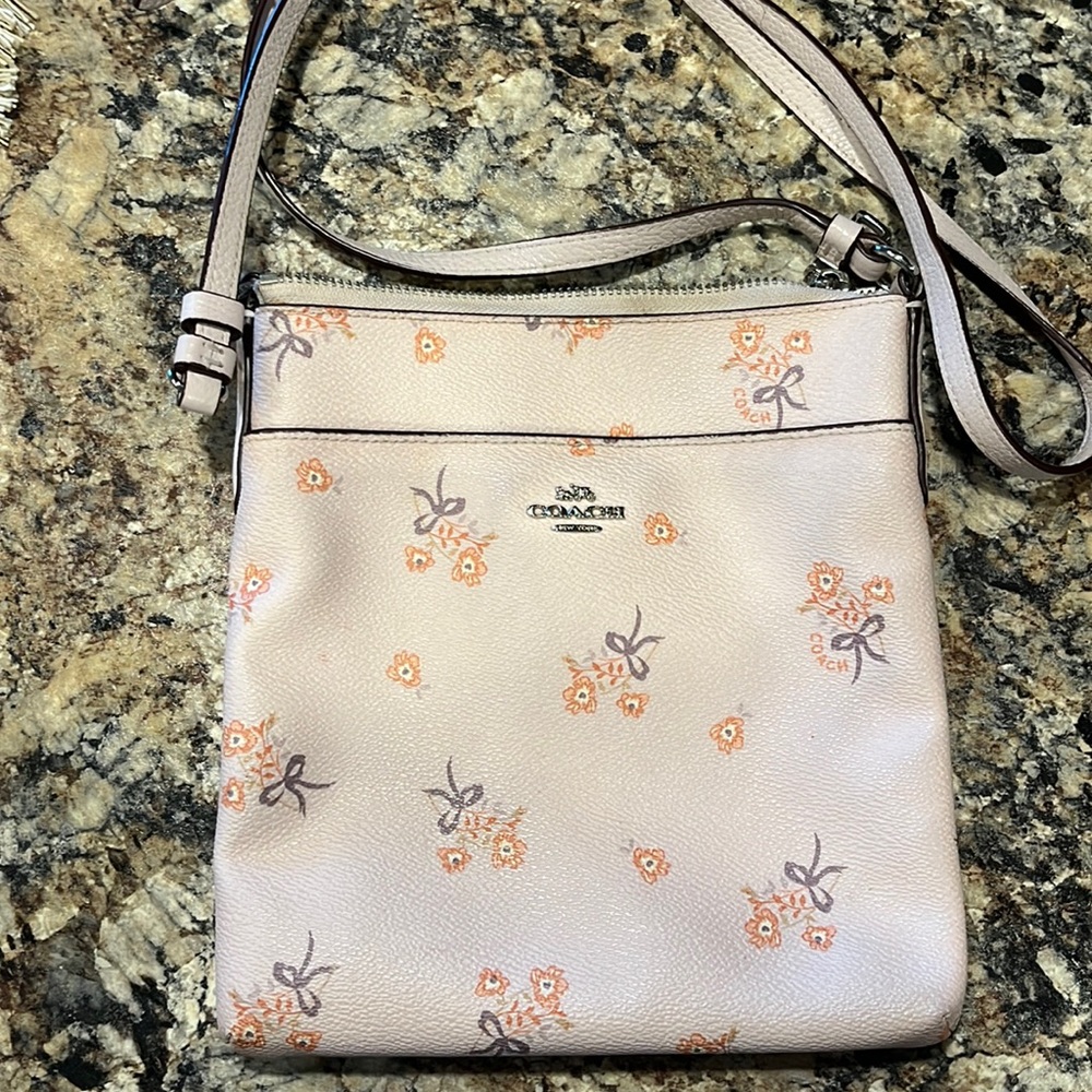 Crossbody girly pink Coach purse